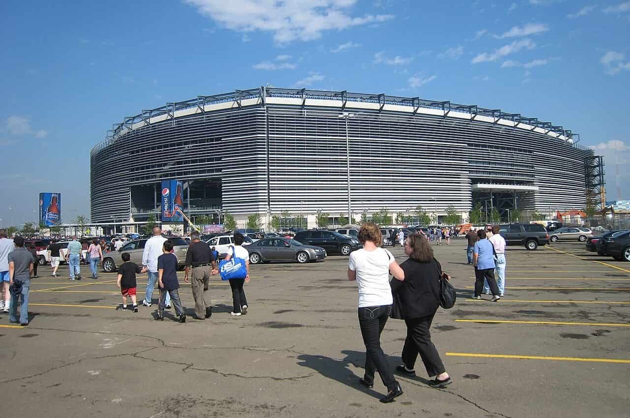 Parking and Use a Car Service to MetLife Stadium